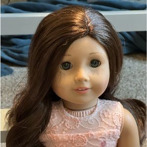 Truly Me American Girl Doll: Light Skin, Freckles, Dark Brown Hair, Hazel Eyes